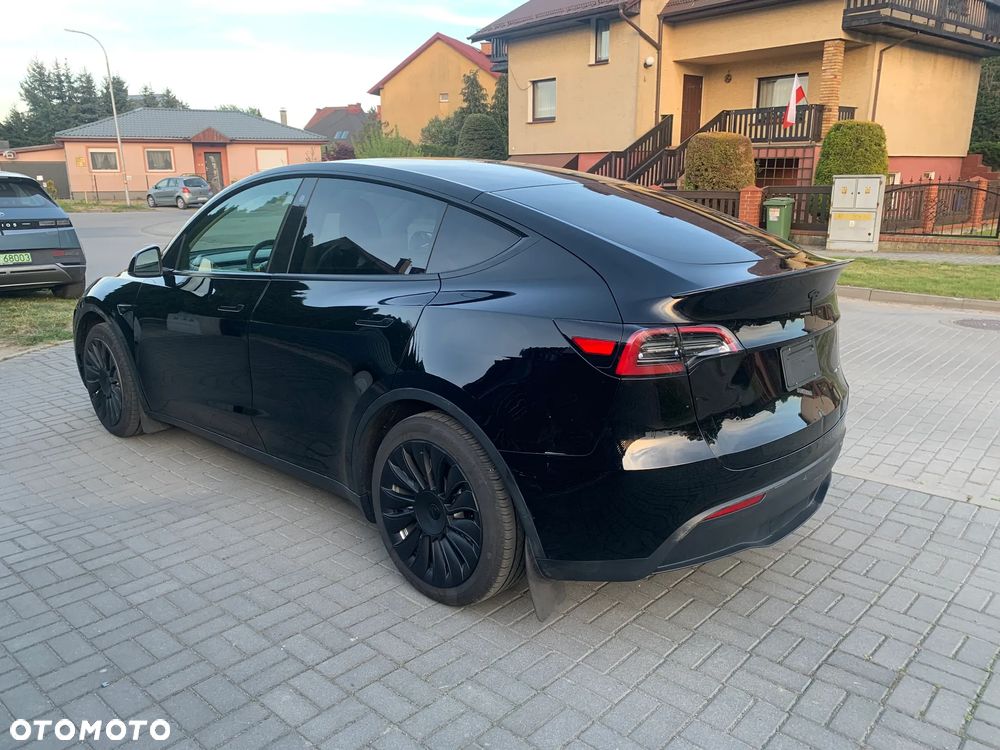 Tesla Model Y Long Range Dual Motor AWD - 6