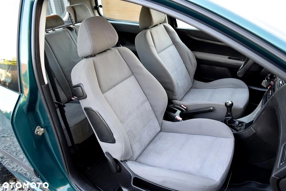 Peugeot 307 1.4 XR - 18