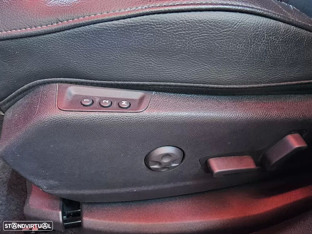 DS DS7 Crossback E-Tense Performance Line EAT8 - 7