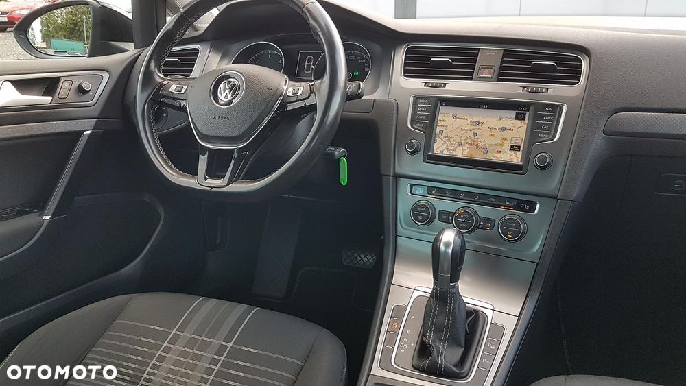 Volkswagen Golf 2.0 TDI BlueMotion Technology DSG Lounge - 15