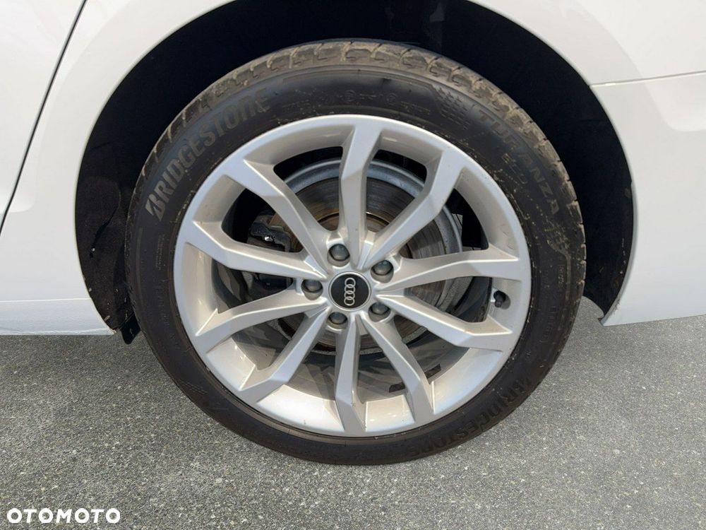 Audi A4 Limousine - 11