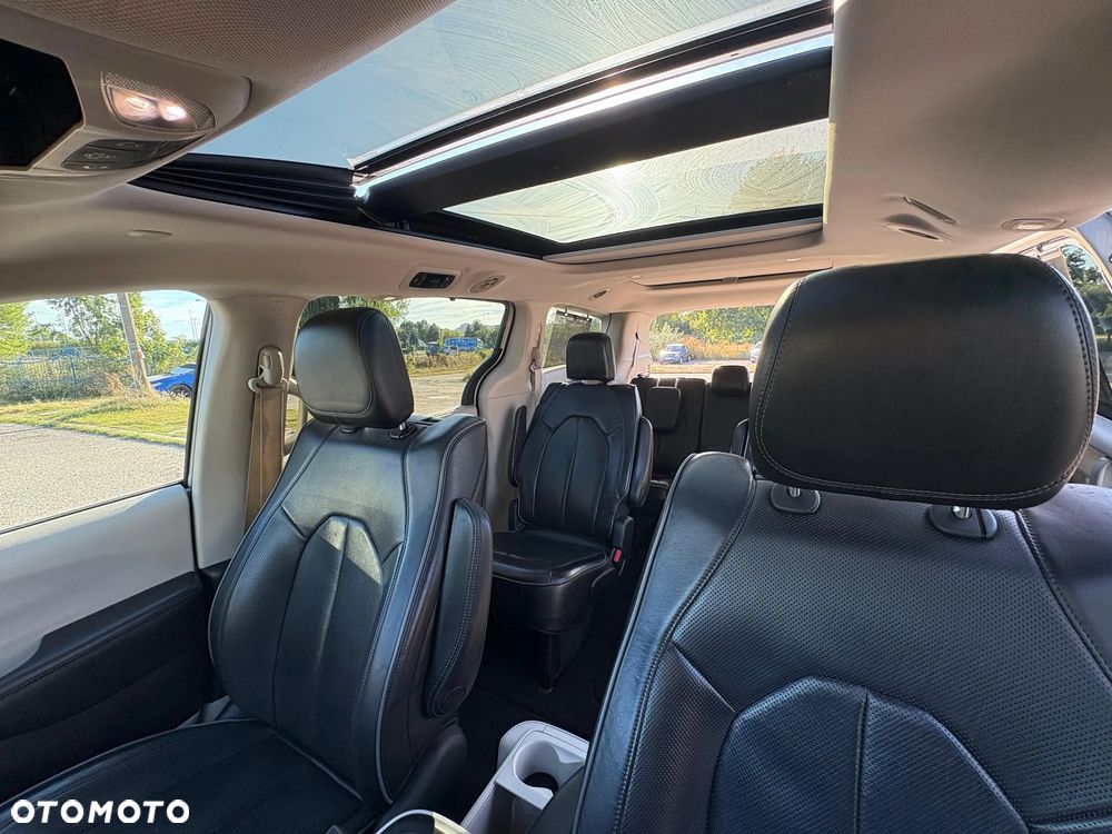 Chrysler Pacifica - 10