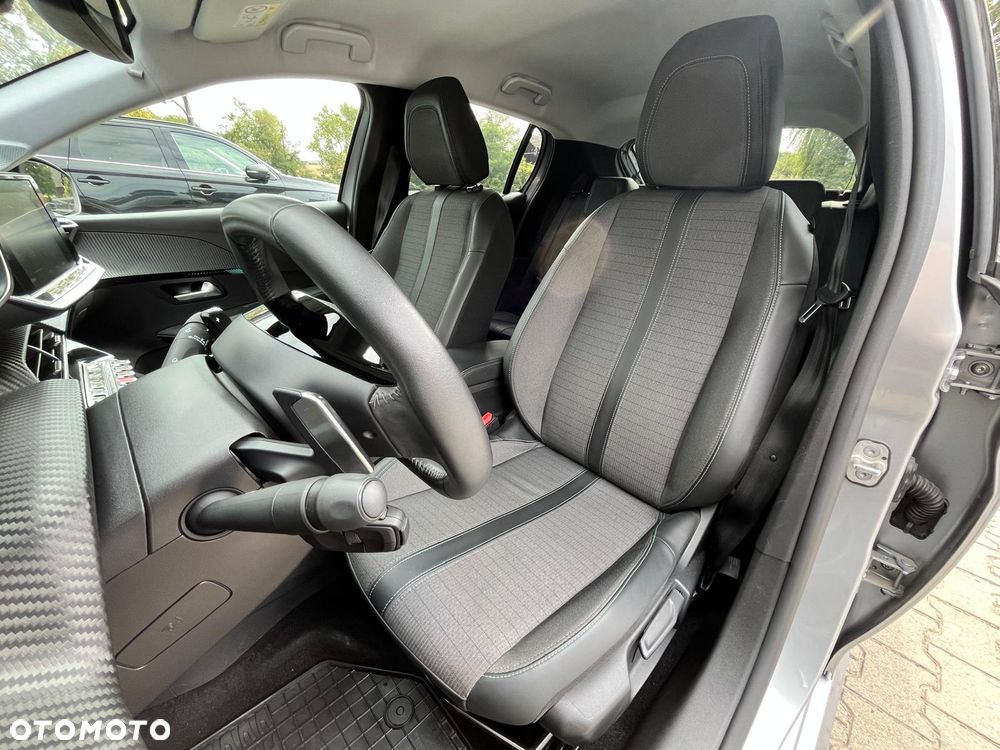 Peugeot 208 - 29