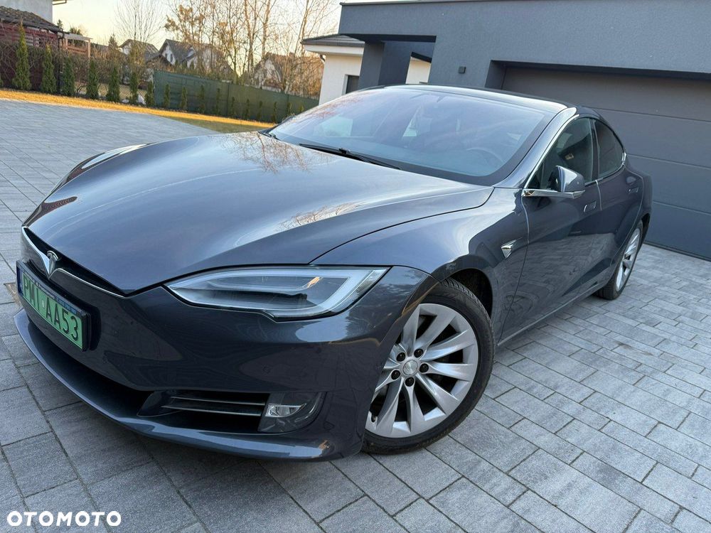 Tesla Model S - 2