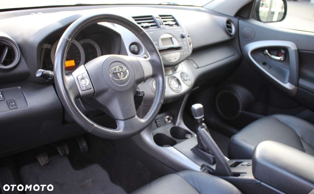 Toyota RAV4 - 9