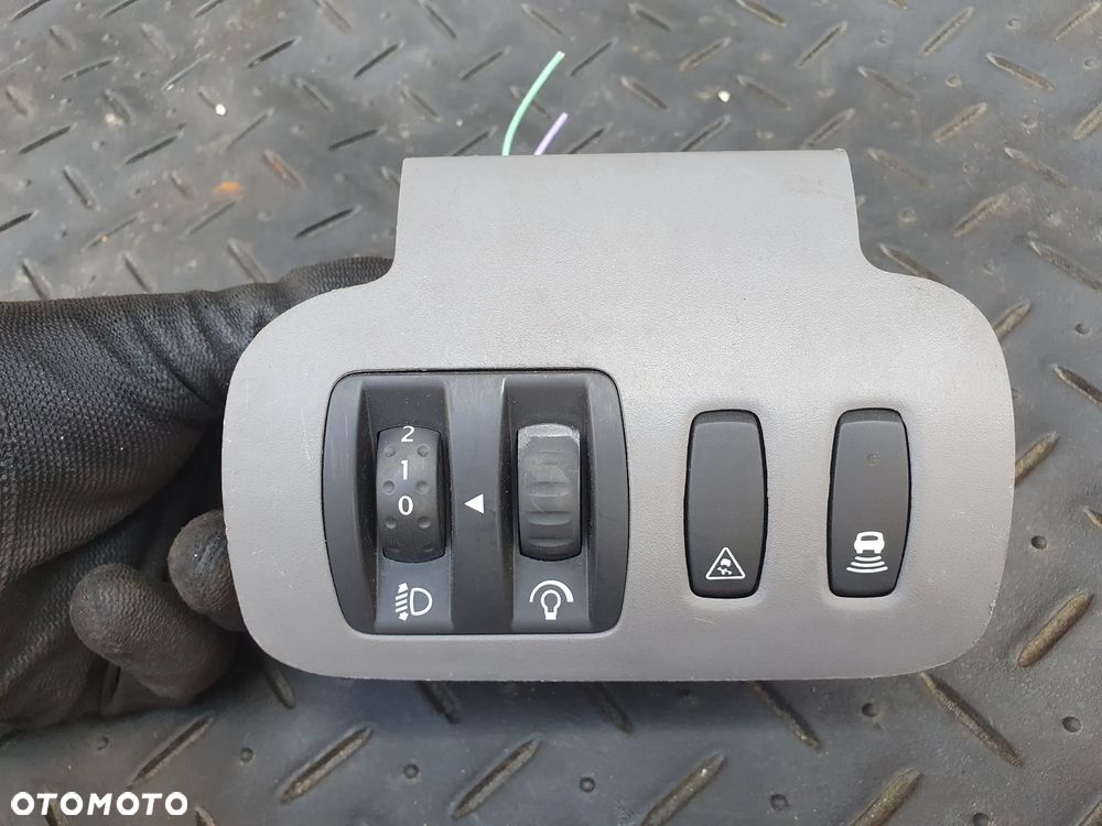 RENAULT SCENIC II PANEL REGULACJI ŚWIATEŁ 8200140985GC WTYCZKI INSTALACJA POSIADAM 2 SZT - 4