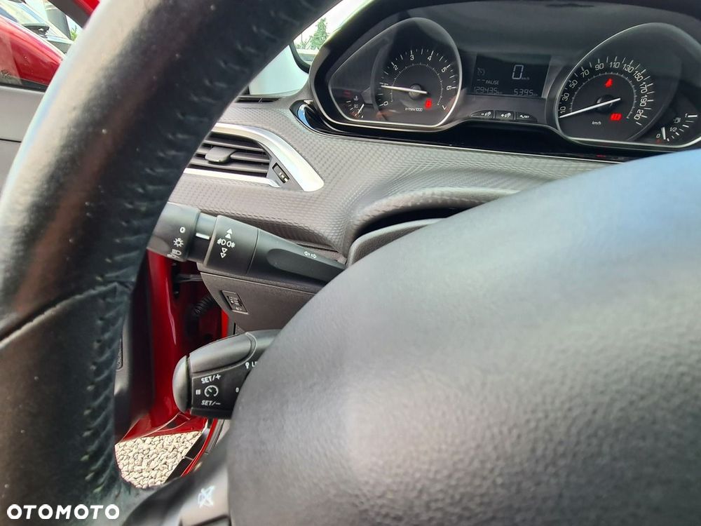 Peugeot 2008 1.2 Pure Tech Style S&S - 20