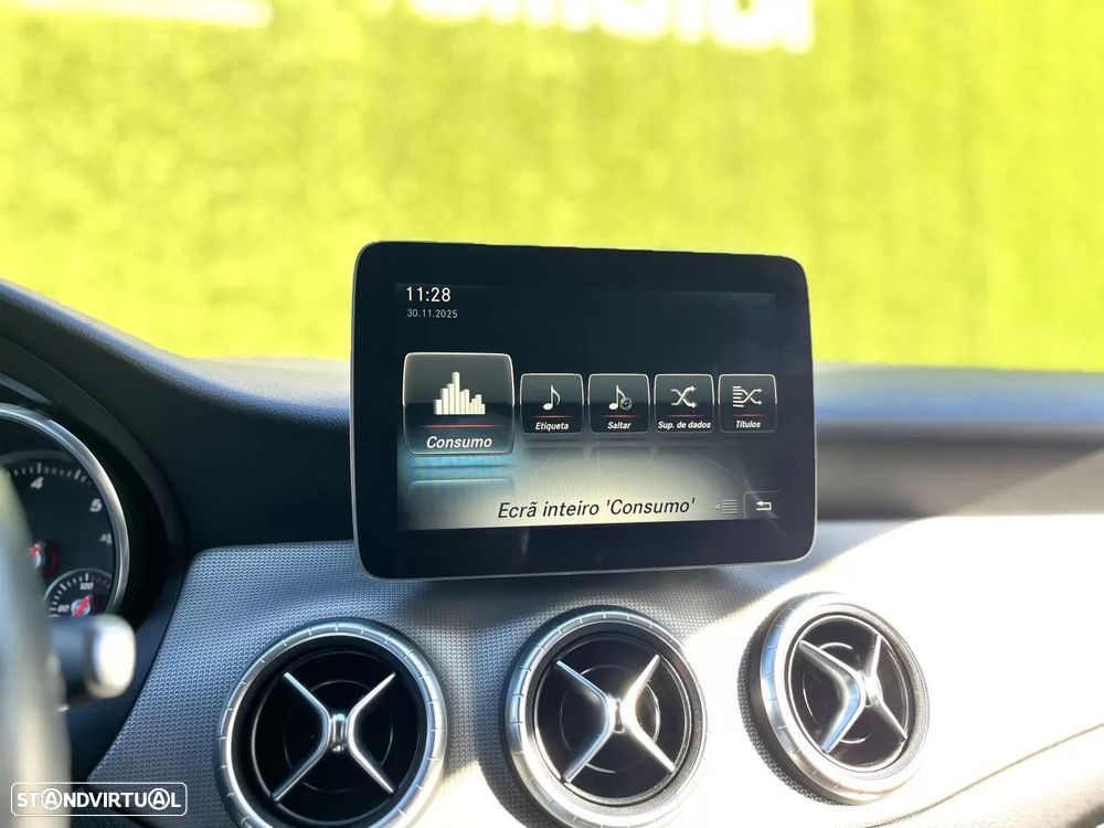 Mercedes-Benz CLA 200 d Shooting Brake AMG Line Aut. - 24