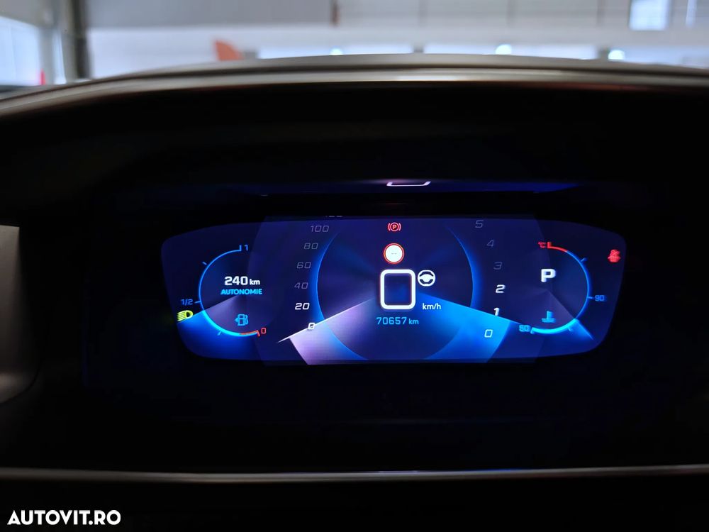 Peugeot 2008 PureTech 130 EAT8 Allure - 20