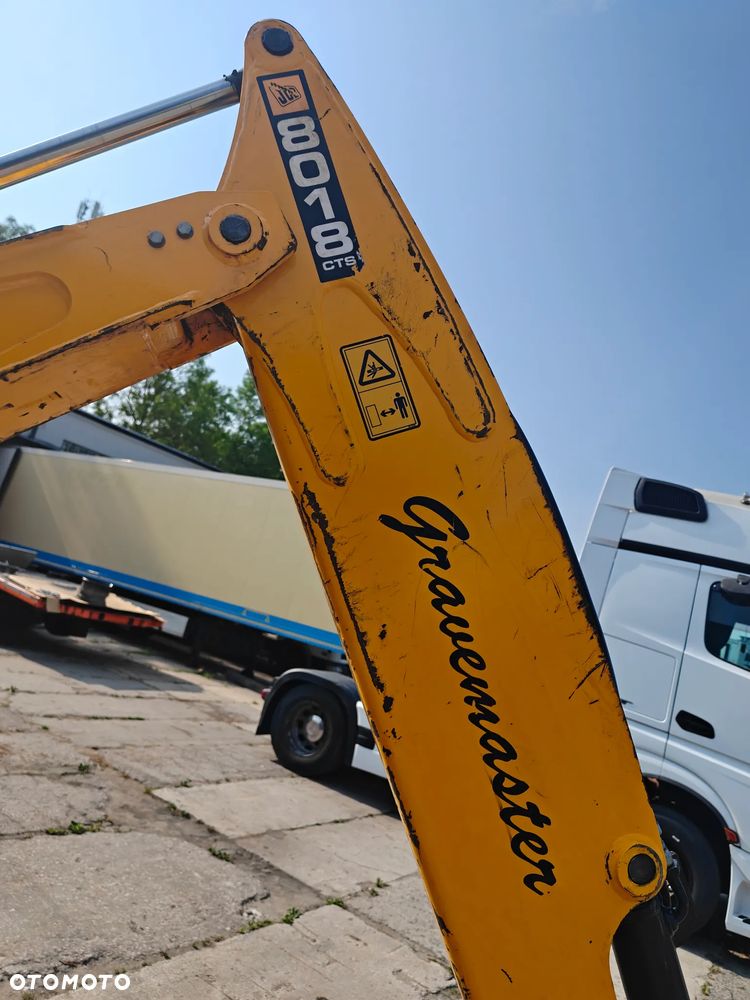 JCB 8018 gravemaster - 9