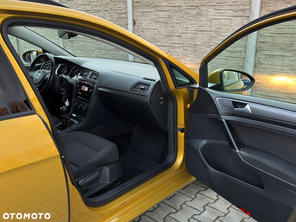 Volkswagen Golf 1.4 TSI BMT Comfortline - 18