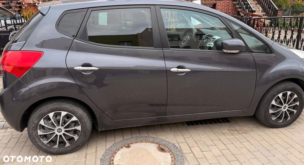 Kia Venga - 3