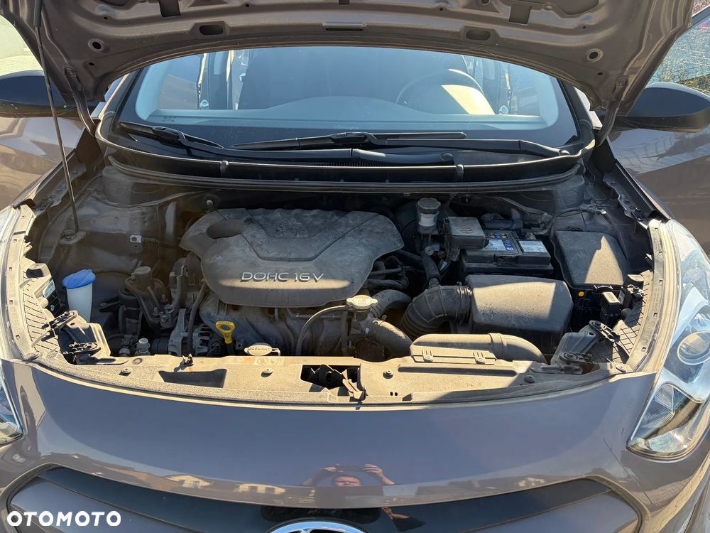 Hyundai i30 1.6 Classic - 12