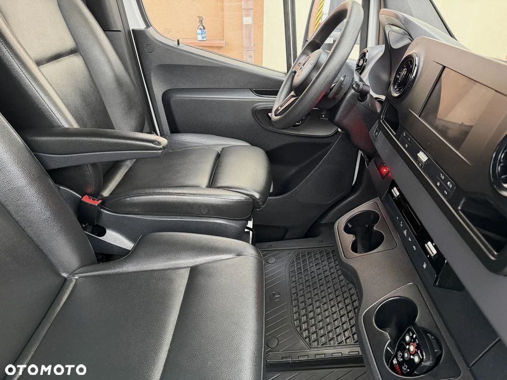 Mercedes-Benz Sprinter 317 CDI Izoterma Winda - 33