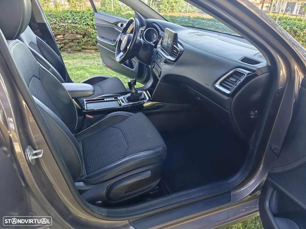 Kia Ceed SW 1.0 T-GDI TX+SRF - 17