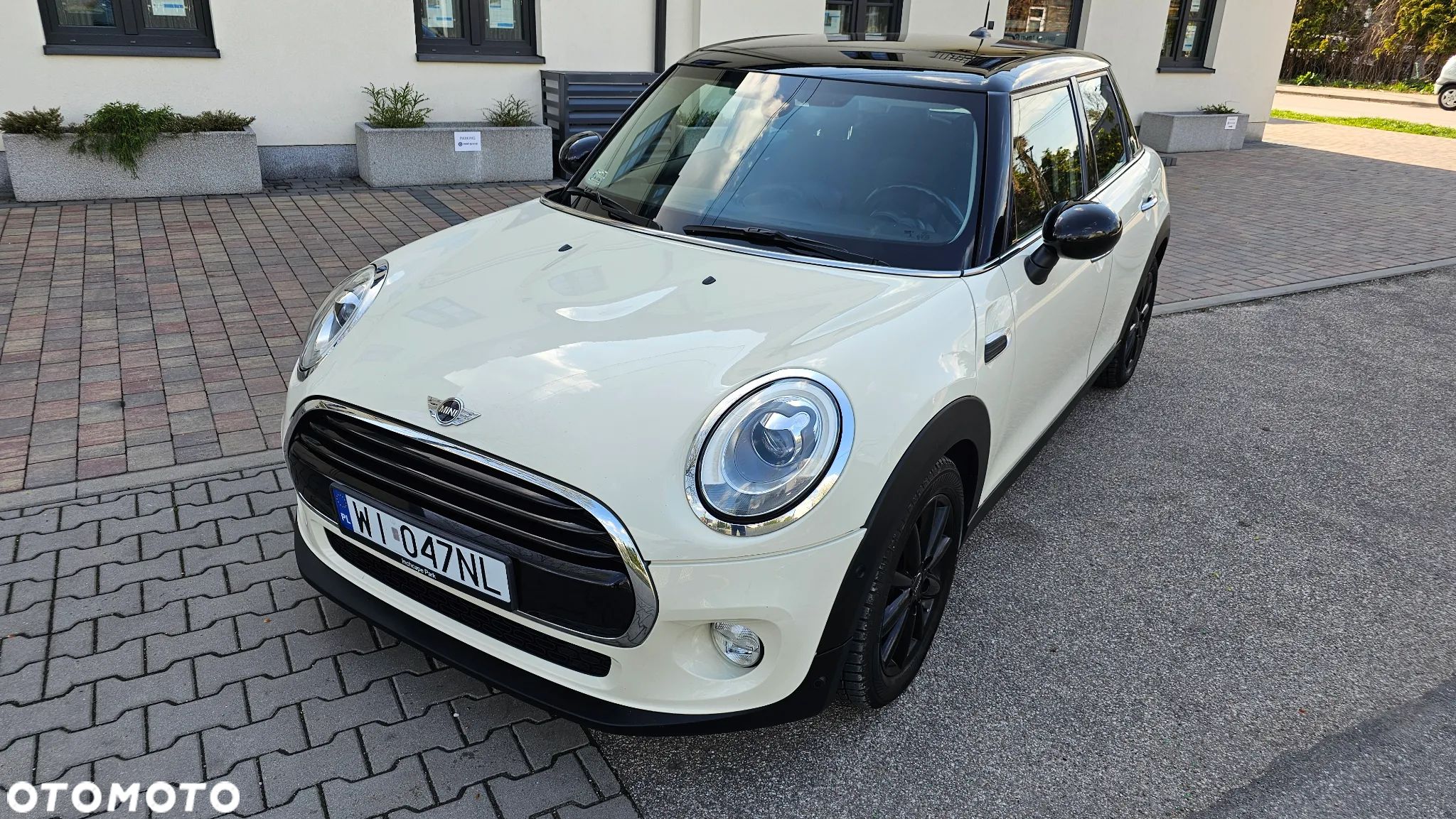 MINI Cooper Standard - 1