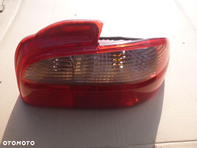 LAMPA PRAWY TYŁ PRAWA TYLNA TOYOTA AVENSIS I T22 SEDAN - 6