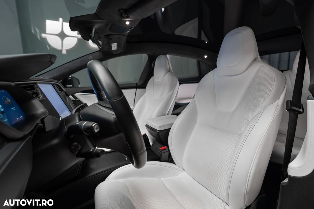 Tesla Model S - 28