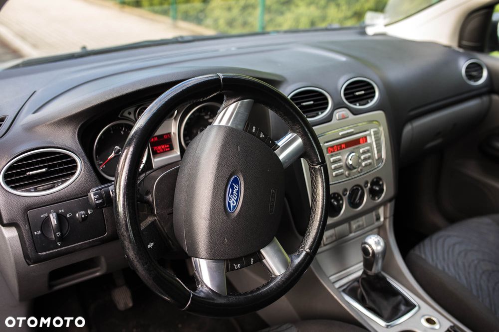 Ford Focus 1.6 16V Trend - 20