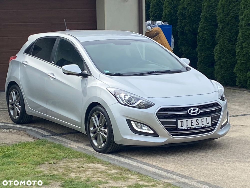 Hyundai i30 blue 1.6 CRDi DCT Passion - 1