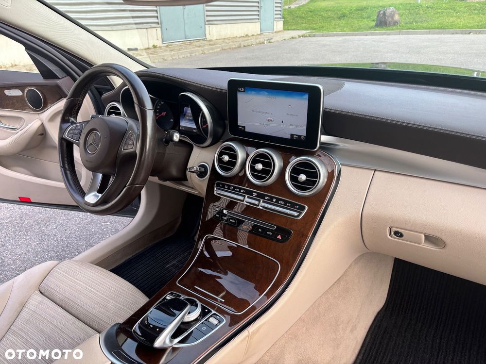 Mercedes-Benz Klasa C 250 7G-TRONIC - 11