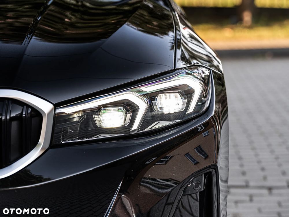 BMW Seria 3 330i xDrive M Sport - 3
