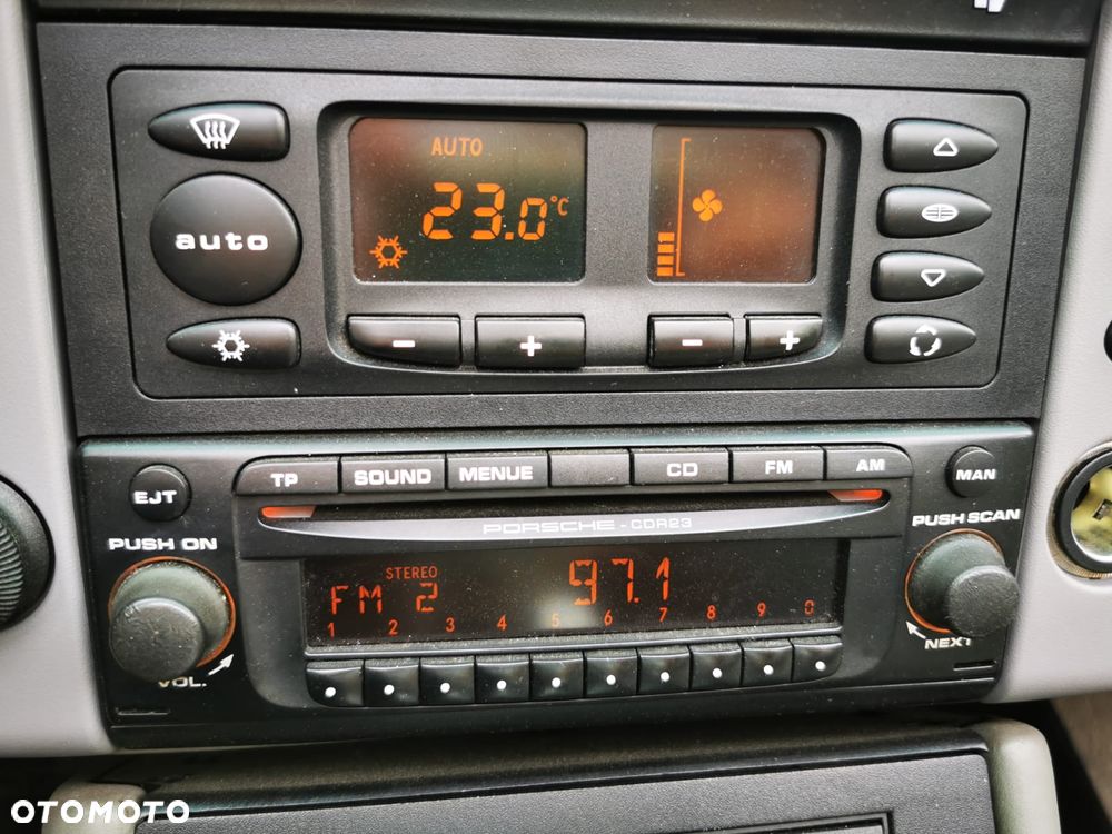 Porsche 911 Carrera 4 S Tiptronic - 16