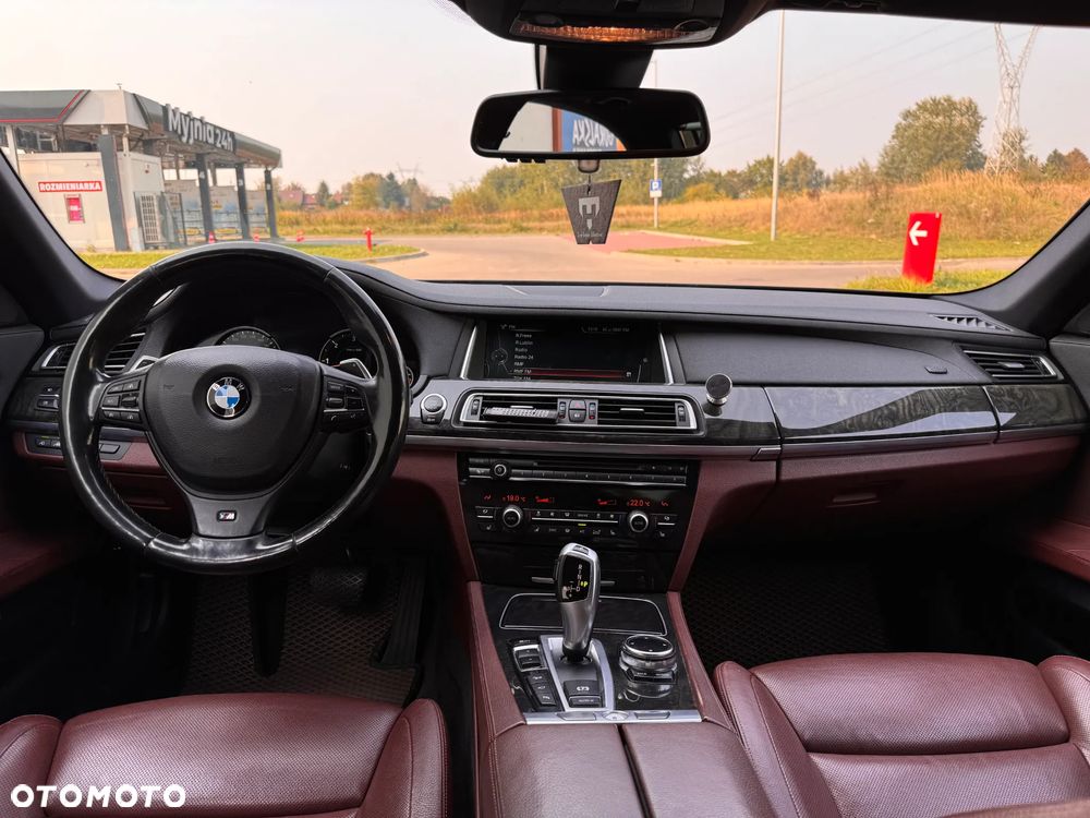 BMW Seria 7 730d xDrive - 23