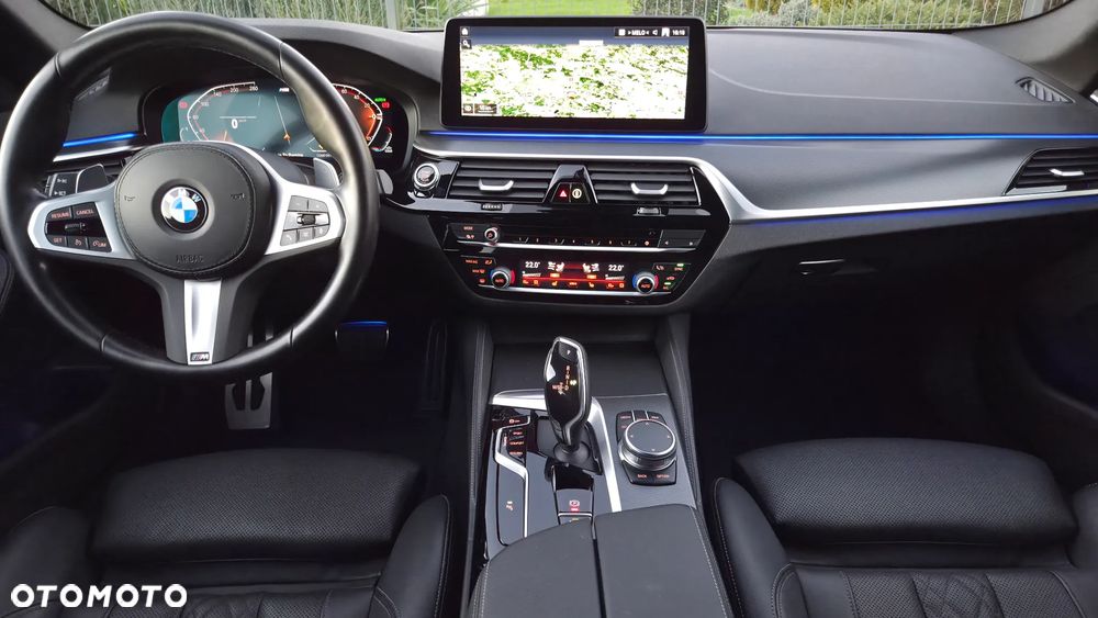BMW Seria 5 520d xDrive Touring M Sport Edition - 6