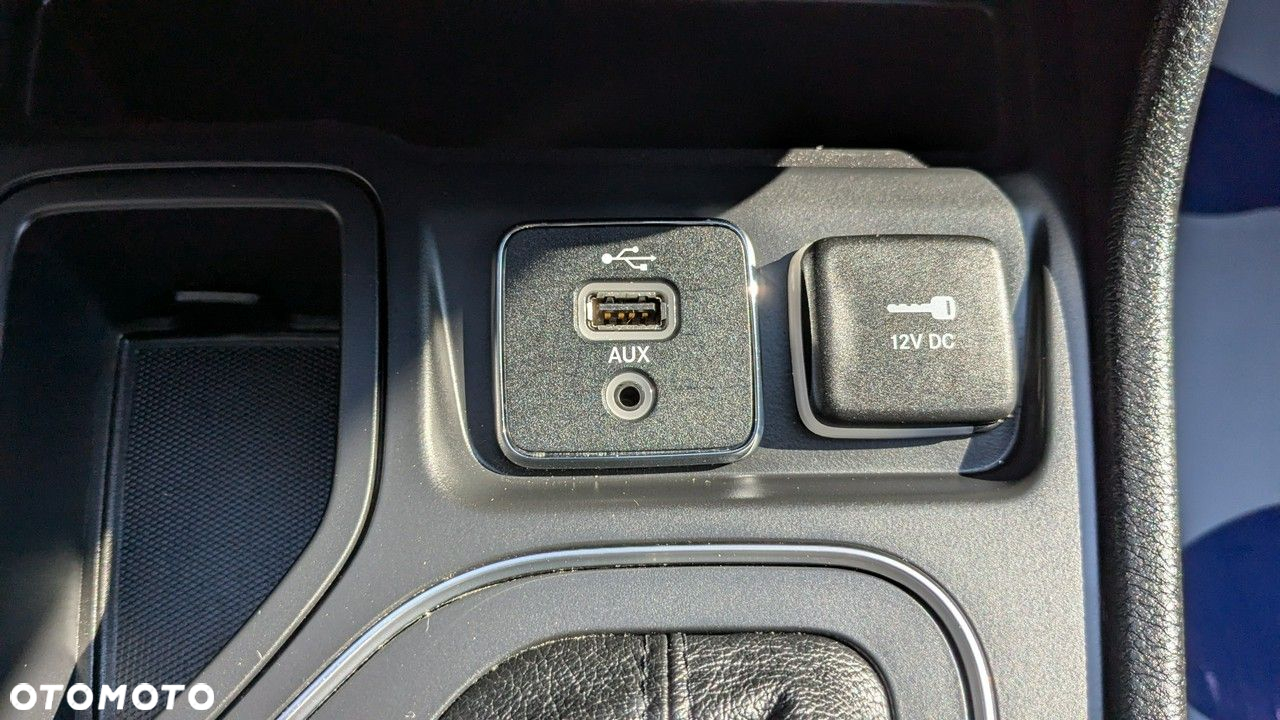 Jeep Cherokee - 37