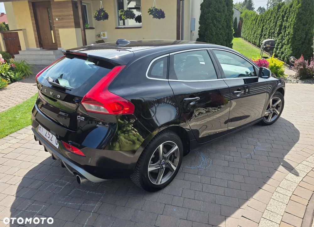 Volvo V40 D2 Drive-E R-Design Momentum - 5