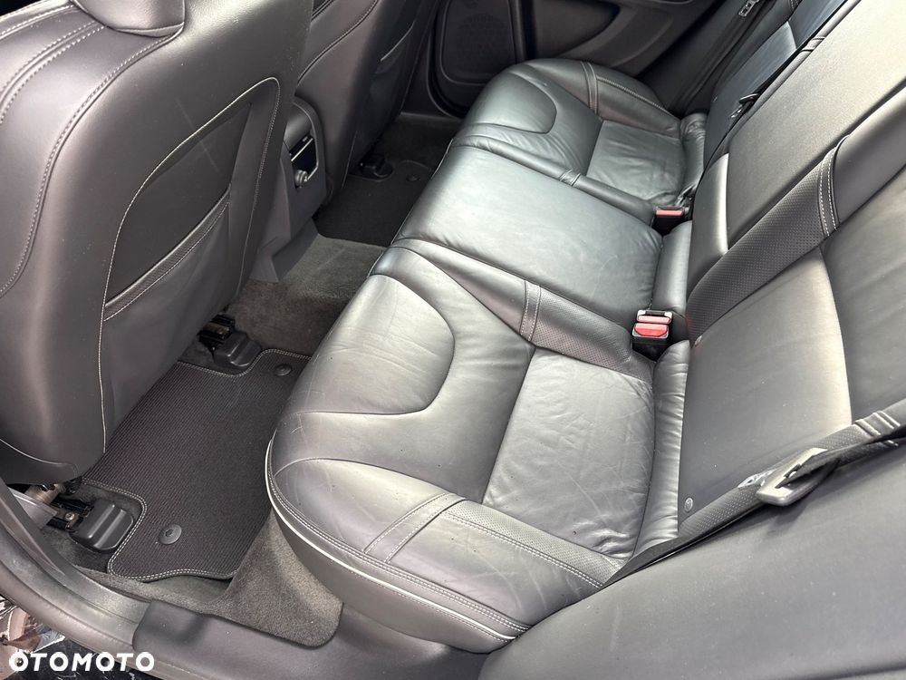 Volvo V60 D4 Geartronic RDesign - 26