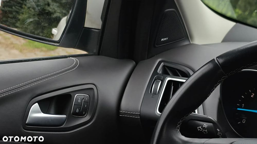 Ford Kuga - 19