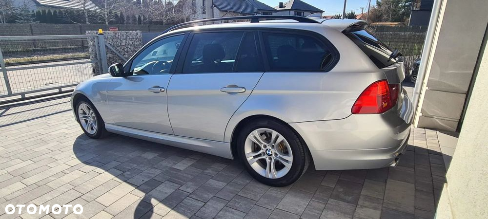 BMW Seria 3 320d DPF Touring - 3