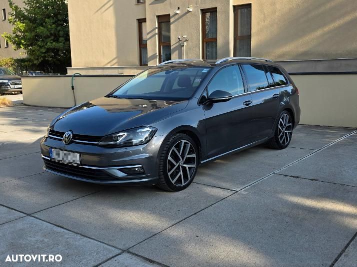 Volkswagen Golf - 1