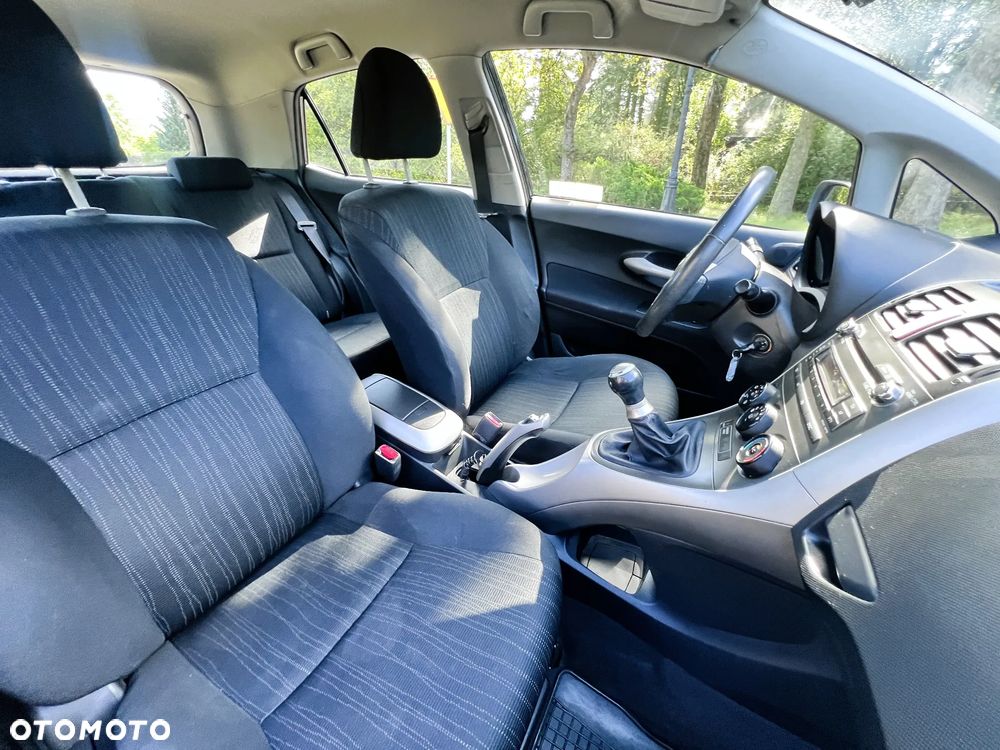 Toyota Auris - 12