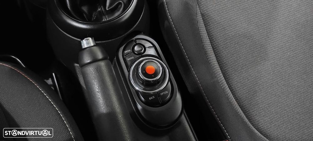 MINI 3 Portas One D - 38