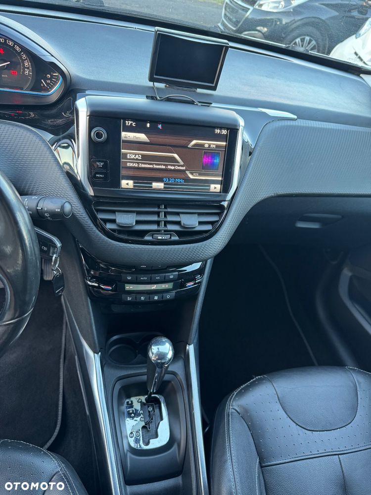 Peugeot 2008 1.6 VTi Allure - 27