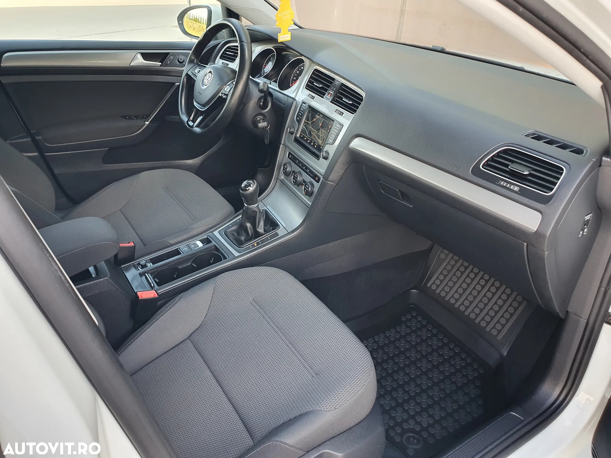 Volkswagen Golf 1.6 TDI BlueMotion Comfortline - 16