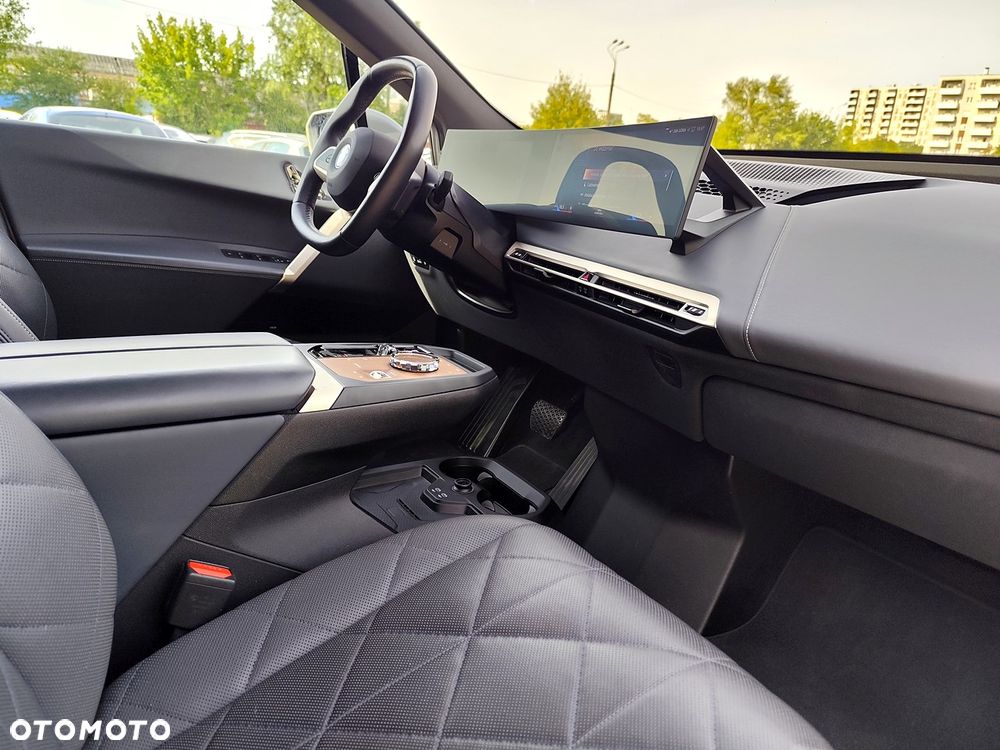 BMW iX xDrive40 76.6kWh Signature - 10