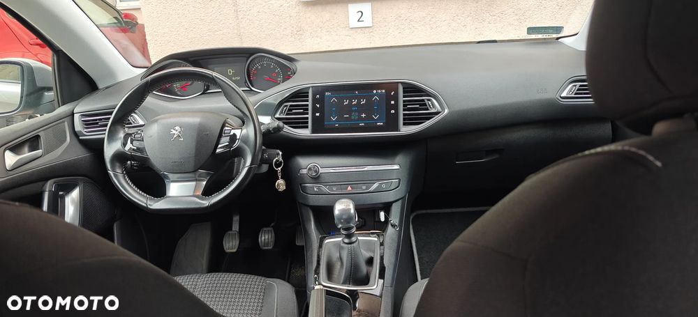 Peugeot 308 1.2 PureTech Allure S&S - 11