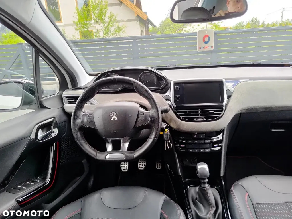 Peugeot 2008 1.2 PureTech GT Line S&S - 12