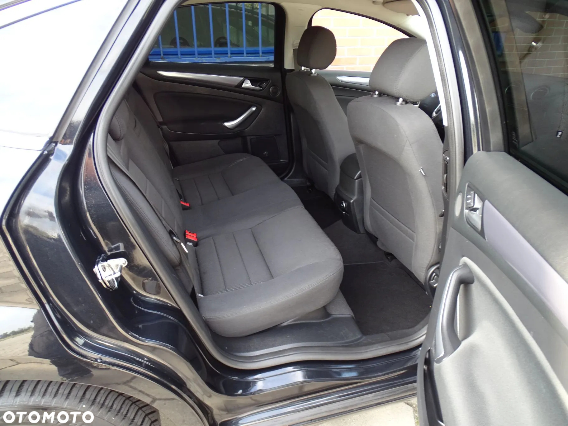 Ford Mondeo 1.6 T Ghia - 20