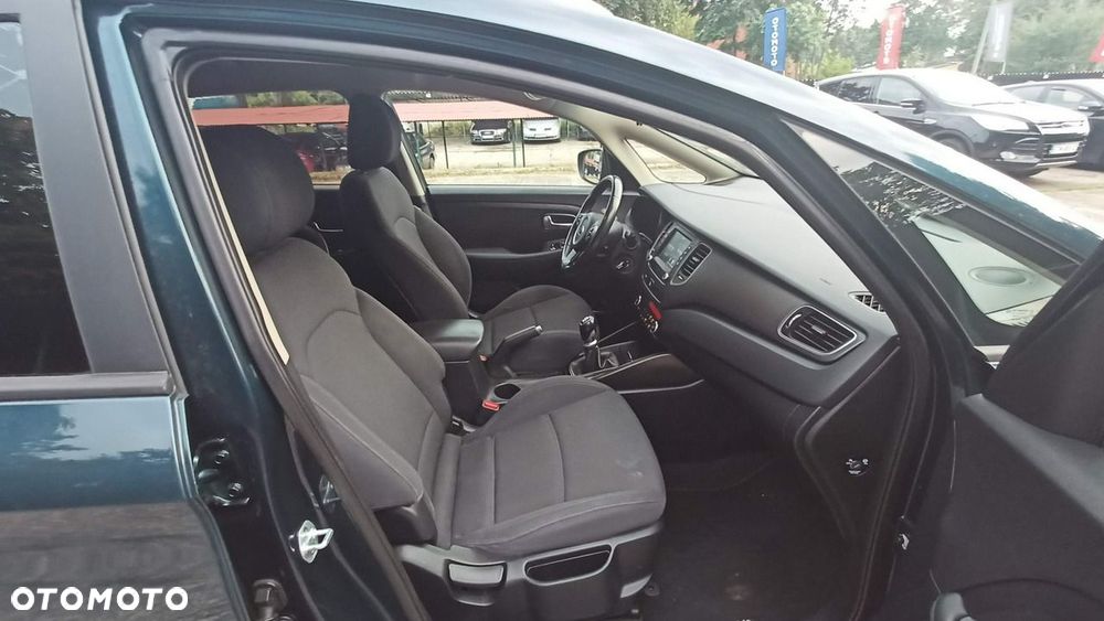 Kia Carens 1.7 CRDi L 7os - 35