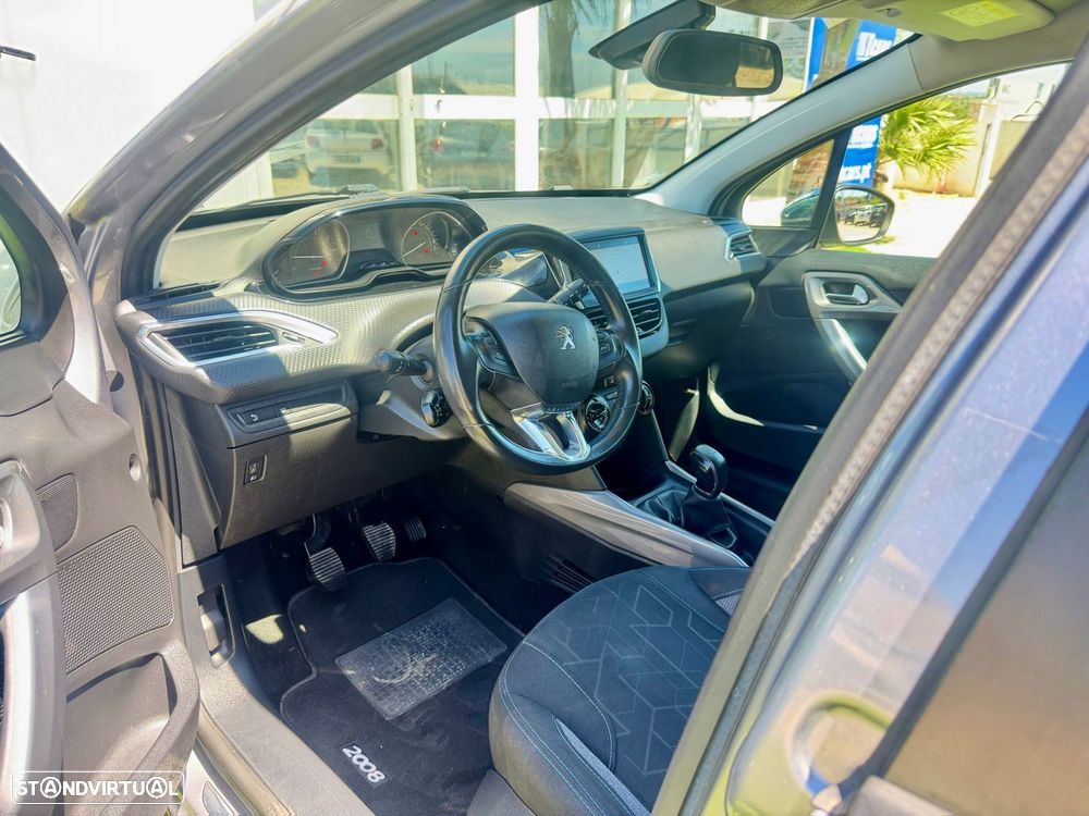 Peugeot 2008 1.2 PureTech Style - 8