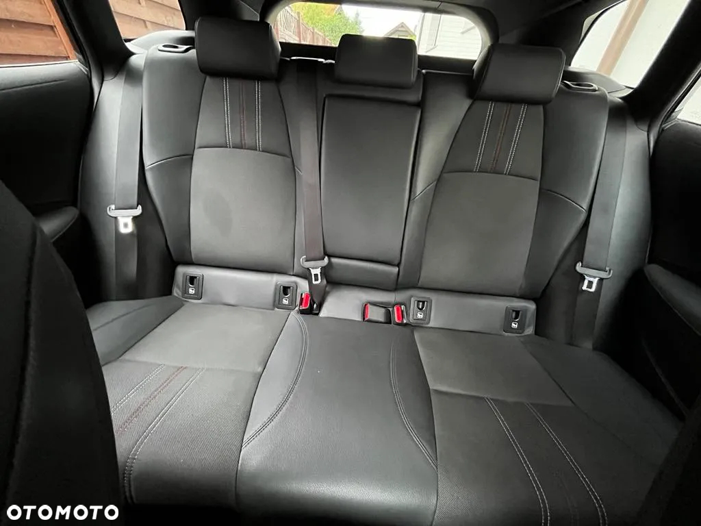 Toyota Corolla - 12