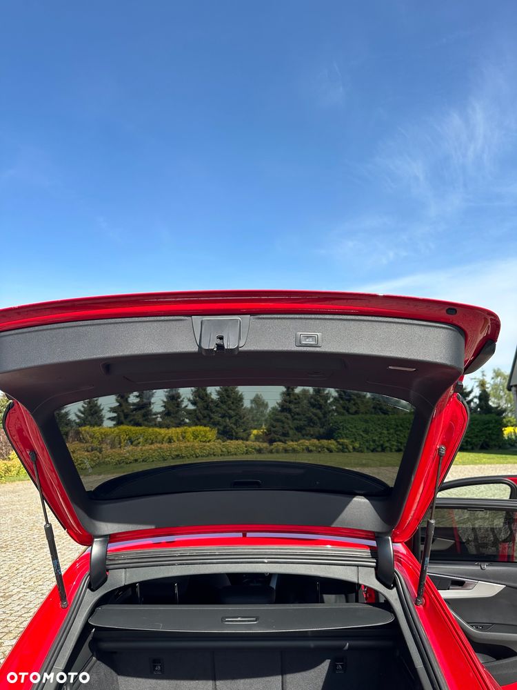 Audi A4 Avant 40 TDI S tronic S line - 4