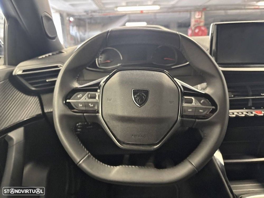 Peugeot 2008 1.2 PureTech Style - 12