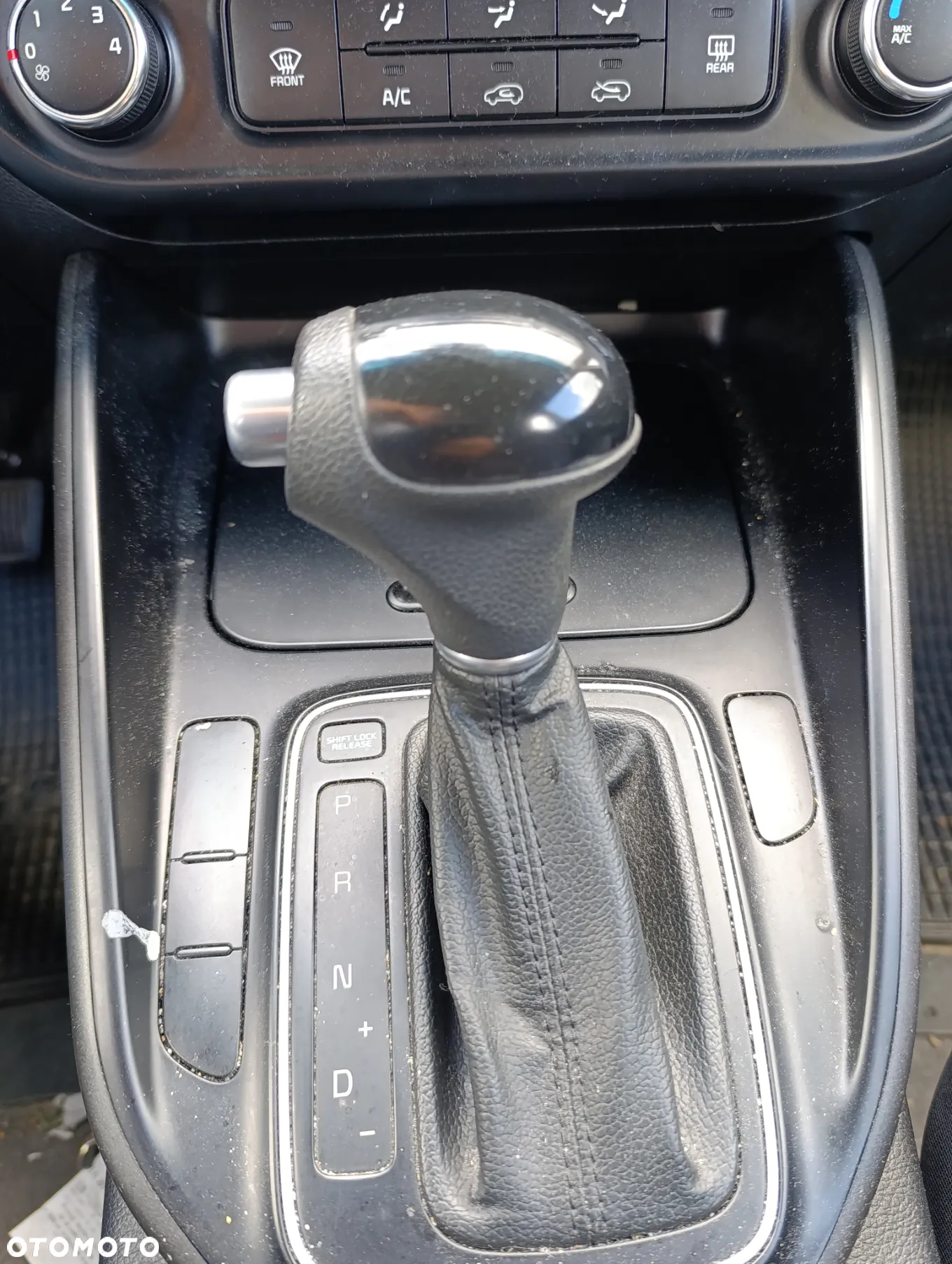 Kia Carens 1.7 CRDi M - 11