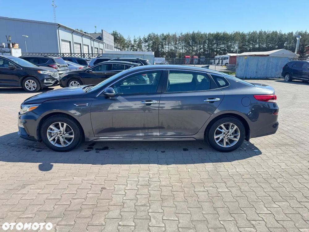 Kia Optima - 7